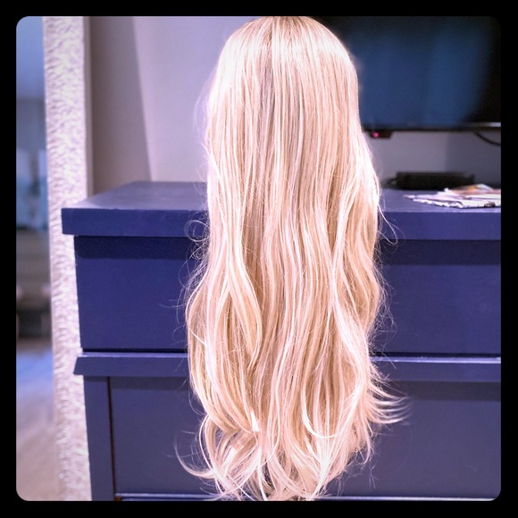 ✨BRAND NEW✨ Lace Front Wig Ombré Platinum